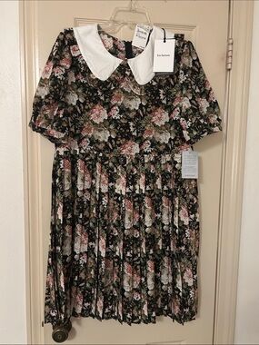 En Saison Black Floral Pleated Dress with White Collar